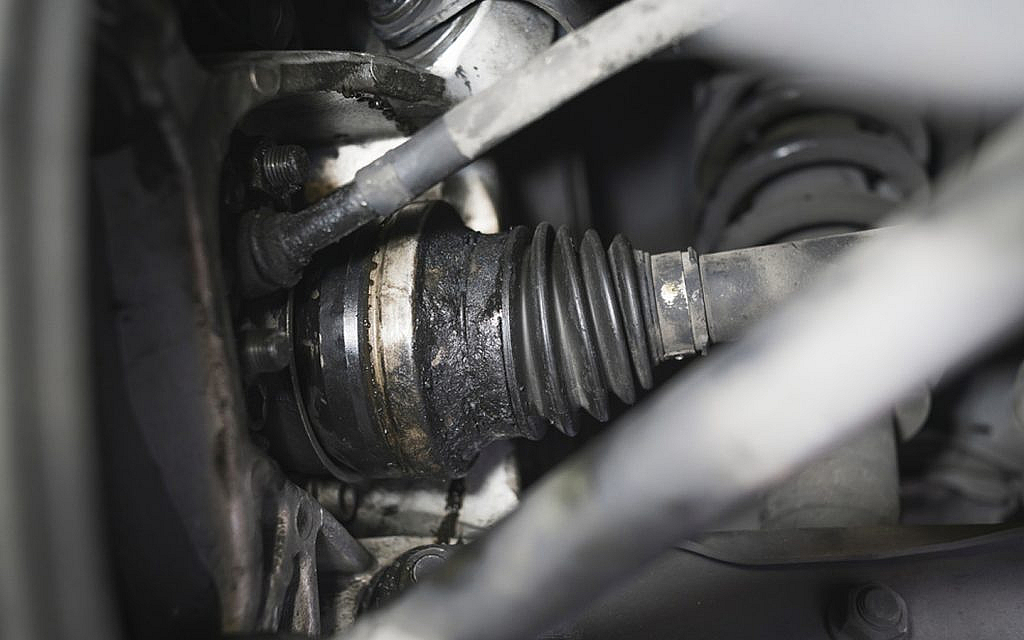 Signs Your Car’s Axles Need Fixing